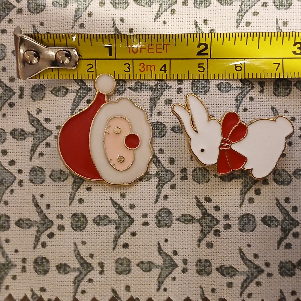 5/$25 NWOT Festive Santa and Bunny Christmas Enamel Pin Set - Picture 3 of 3